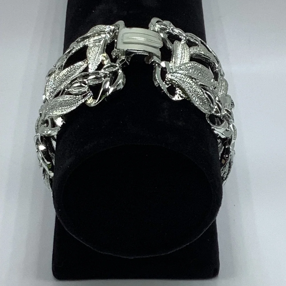 Silver‎ Tone Square Leaf Panel Link Bracelet